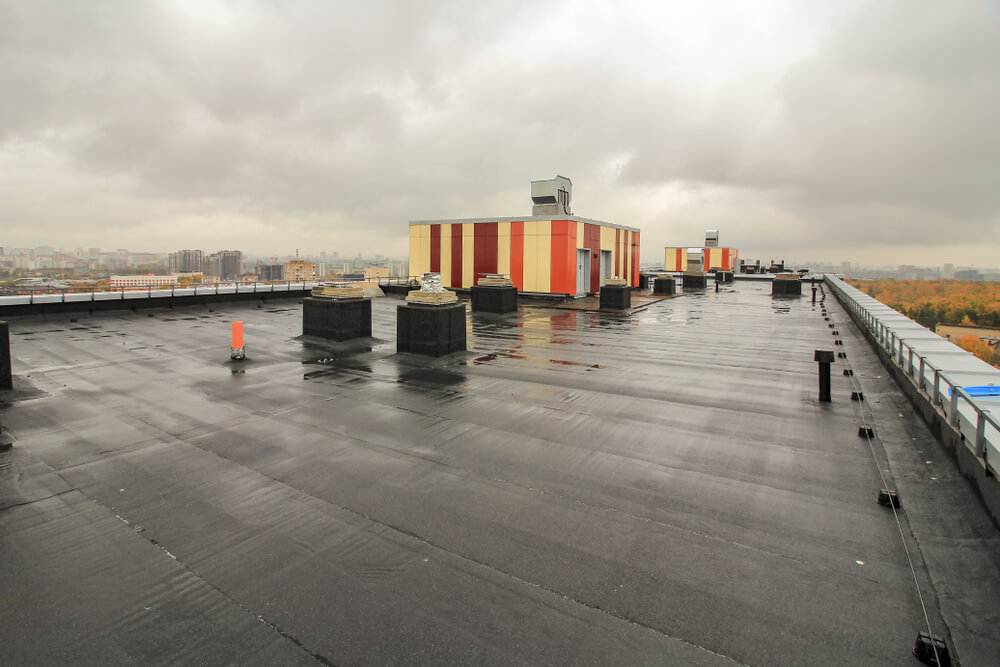 7 Signs Your Commercial Roof Needs Repairs